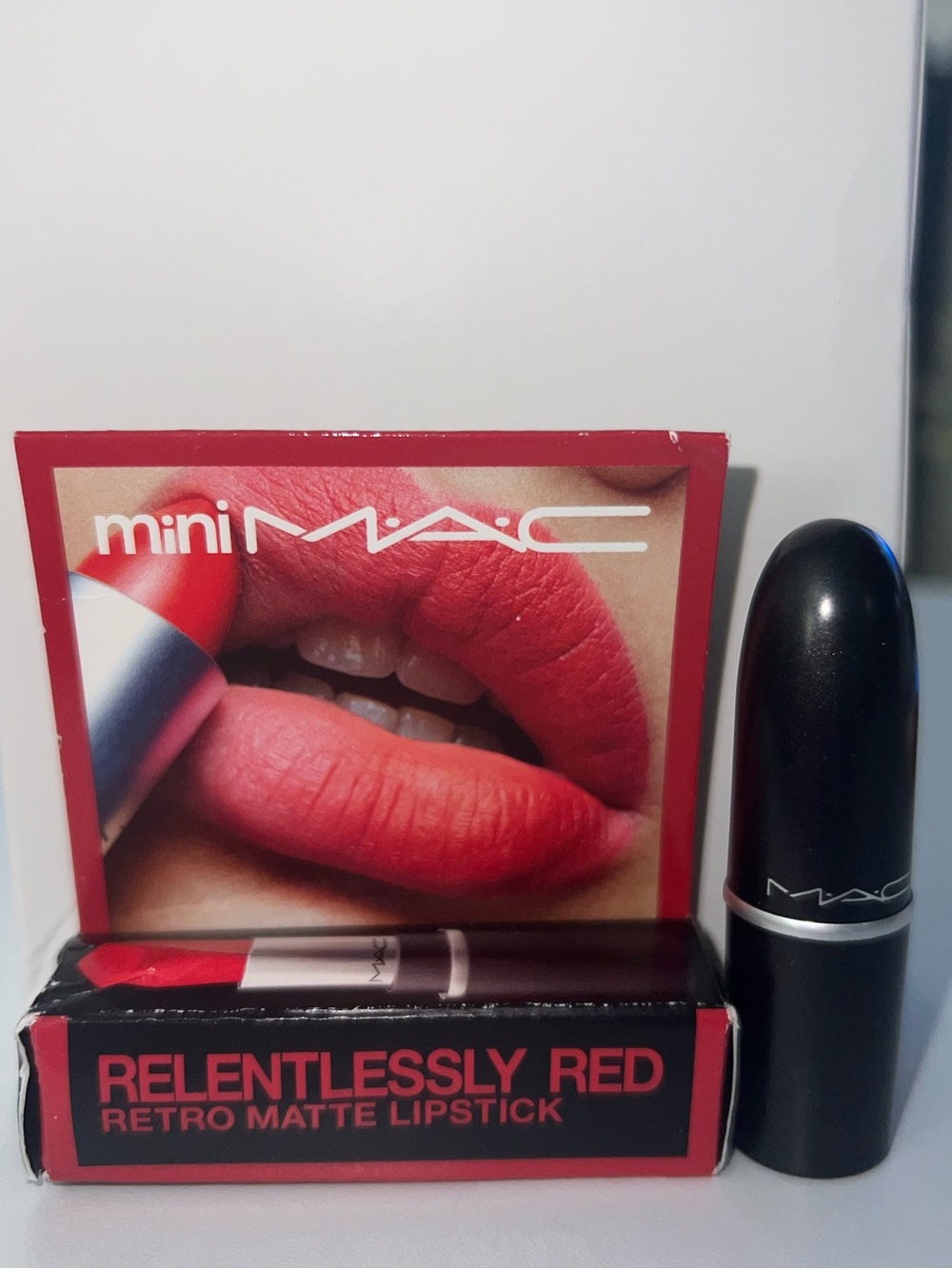 MAC Cosmetics Relentlessly Red Mini Retro Matte Lipstick - Red